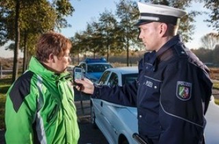 polizeipressestelle-rhein-erft-kreis-pol-rek-zeuge-verhinderte-weiterfahrt-eines-betrunkenen-huerth