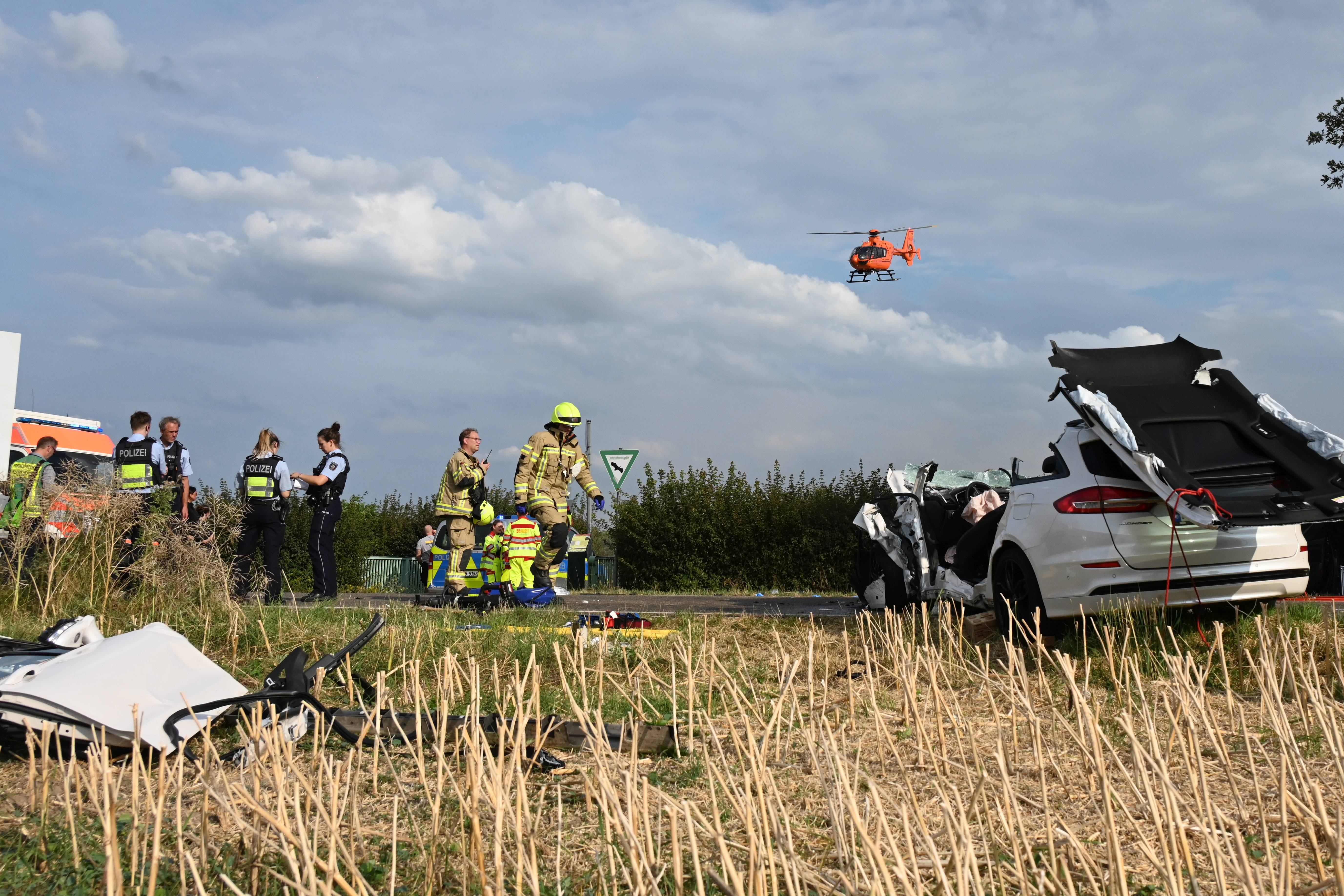 Schwerer Verkehrsunfall in Pulheim – Rettungshubschrauber im Einsatz