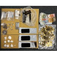 pol k 251113 3 k zivilkr fte nehmen mutma lichen dealer fest drogen geld und schreckschusspistole be