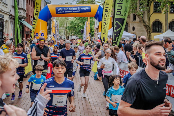 Strahlende Gesichter bei neuem Teilnehmerrekord: 1.908 Laufbegeisterte feiern den GVG-Frühlingslauf Frechen